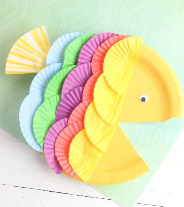 rainbow-fish-paper-plate-craft-1